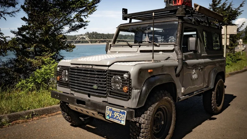 1992 Land Rover Defender 90 (Truck) 2
