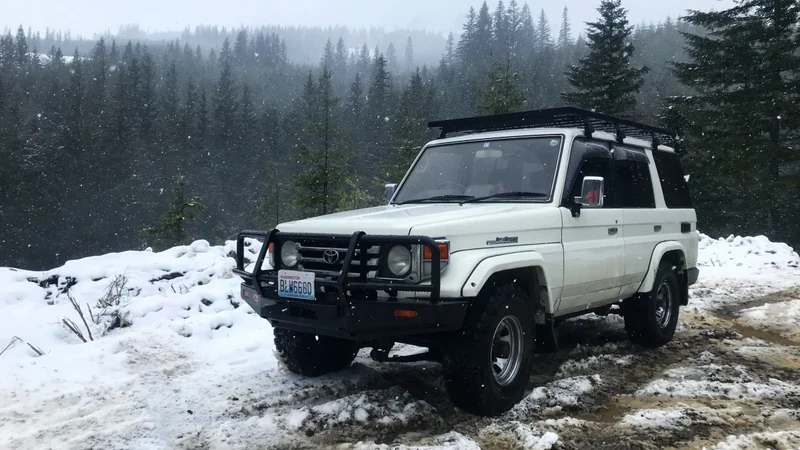 1992 Toyota HZJ77 3