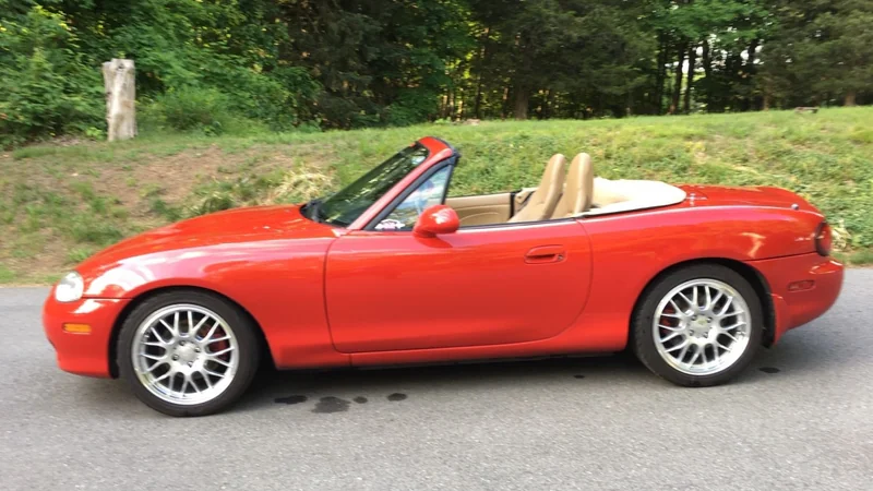 2002 Mazda MX-5 Miata in Lyme 5
