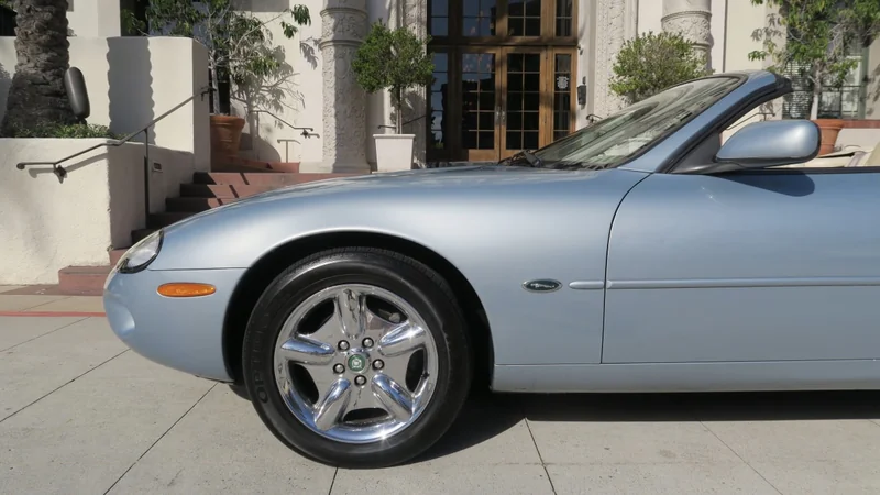 1997 Jaguar XK8 10