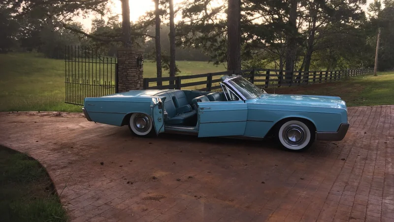 1967 Lincoln Continental 2