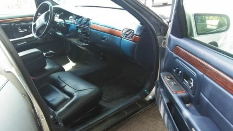 1999 Cadillac Deville Hearse 3