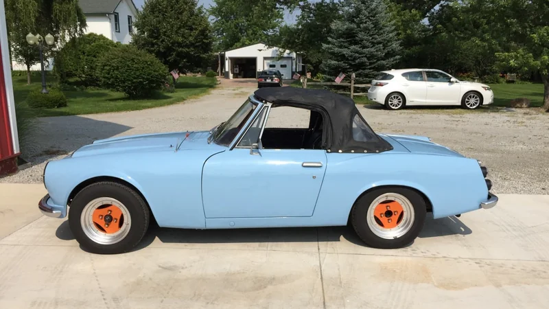 1968 Datsun 2000 4