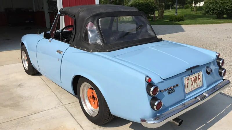 1968 Datsun 2000 5