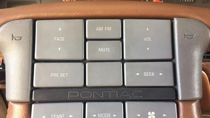 1990 Pontiac Bonneville 5