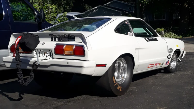 1975 Ford Mustang 2