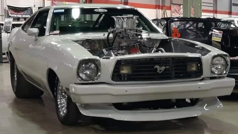 1975 Ford Mustang 3