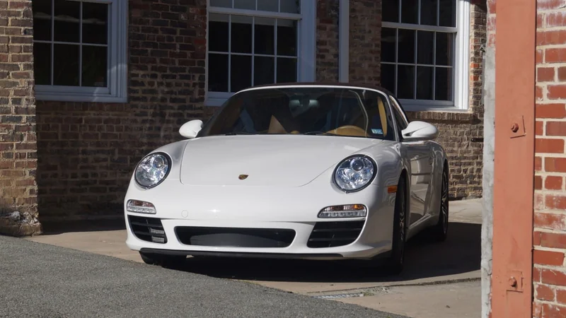 2010 Porsche 911 Carrera S 2