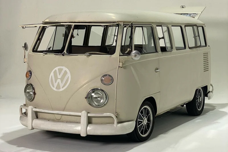 1963 Volkswagen Bus 2