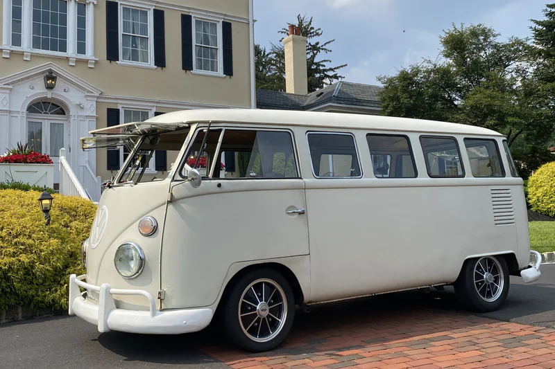1963 Volkswagen Bus 14