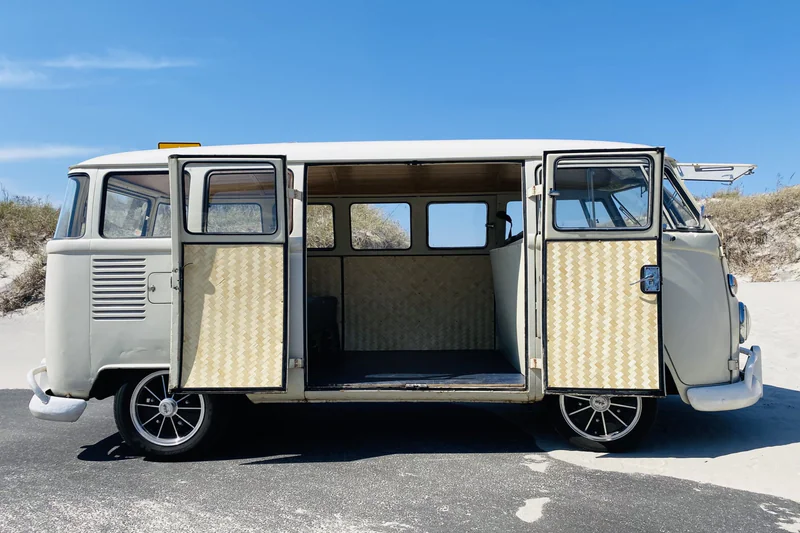 1963 Volkswagen Bus 15