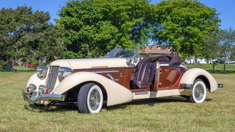 1936 Auburn Boattail Speedster 4