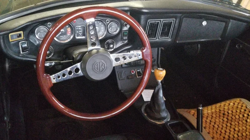 1973 MG MGB 4