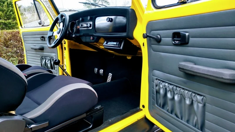 1975 Volkswagen Super Beetle 3