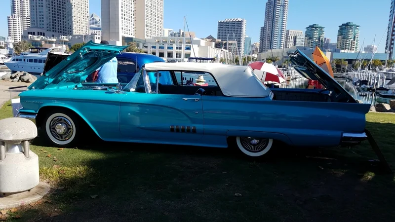 1958 Ford Thunderbird