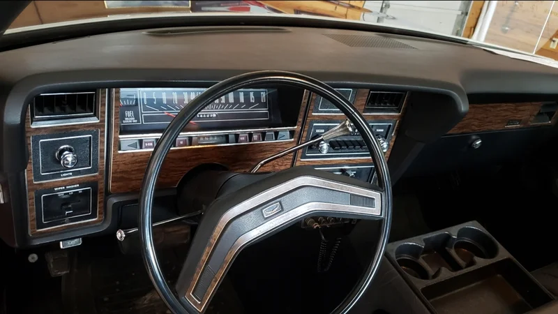 1975 Ford LTD 4