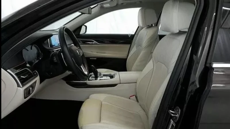 2016 BMW 740i 10