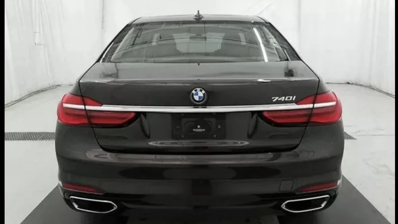 2016 BMW 740i 5