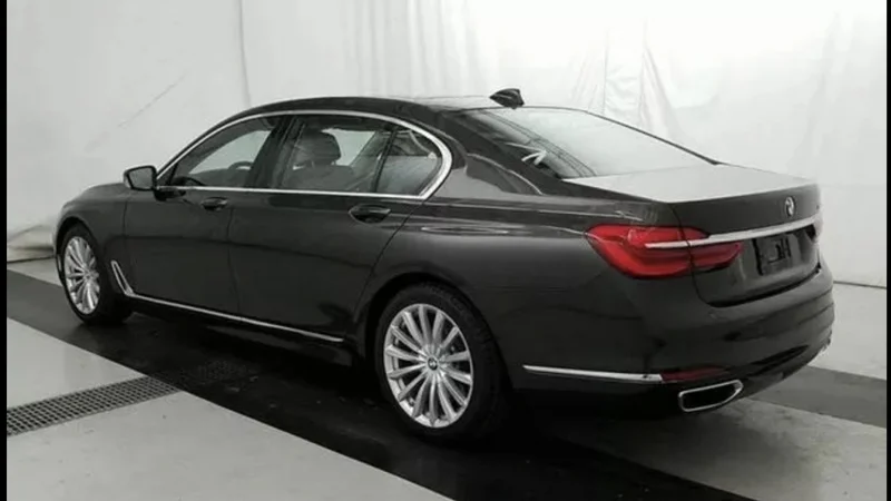 2016 BMW 740i 6