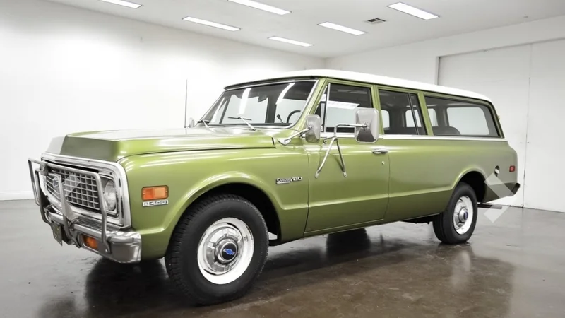 1971 Chevrolet Suburban 2