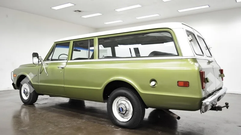 1971 Chevrolet Suburban 3
