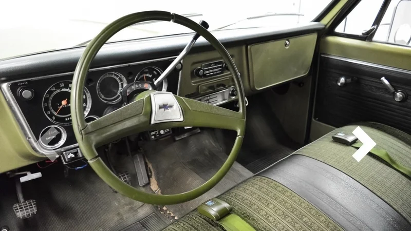 1971 Chevrolet Suburban 4