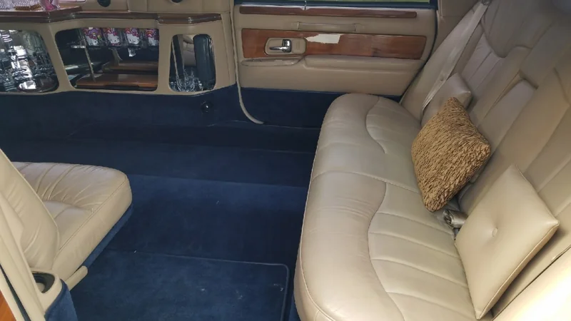 1997 Lincoln Town Car 9