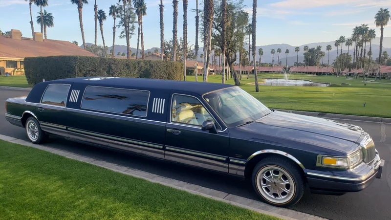 1997 Lincoln Town Car 2