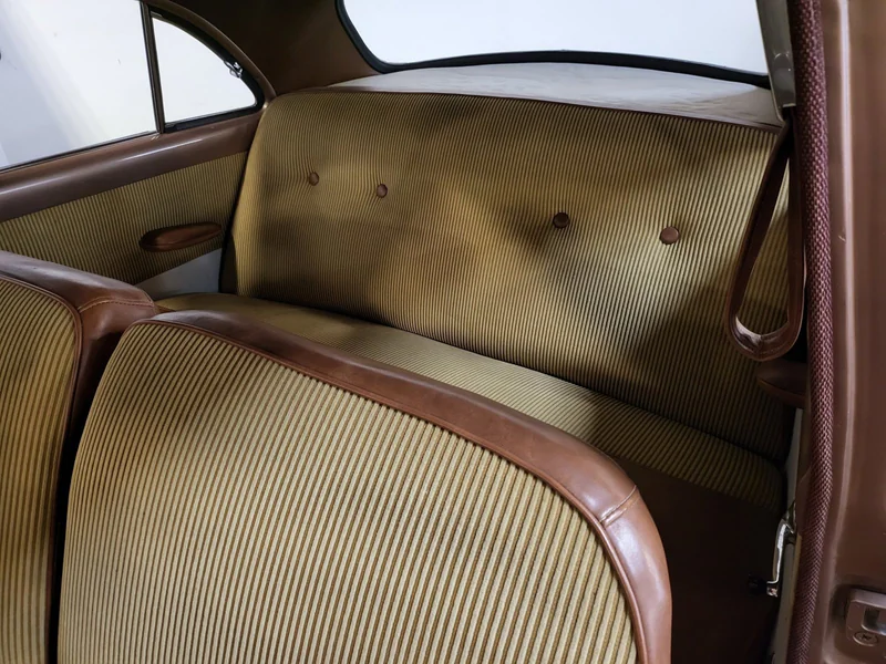 1951 Ford Crestliner 4