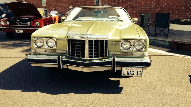 1974 Pontiac Grand Ville 2
