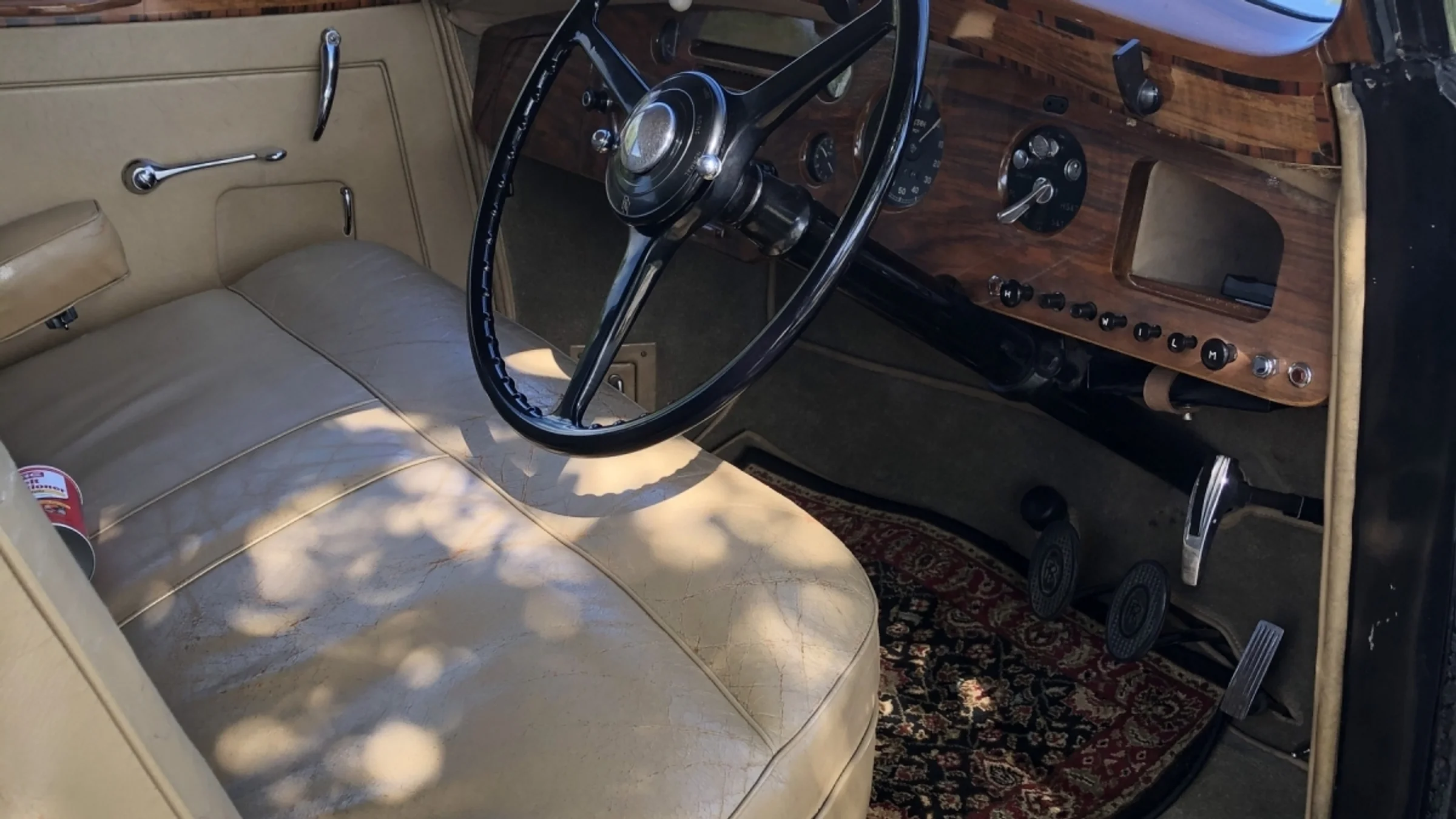 1952 Rolls-Royce Silver Wraith saloon