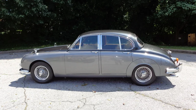 1967 Jaguar Mark II 3