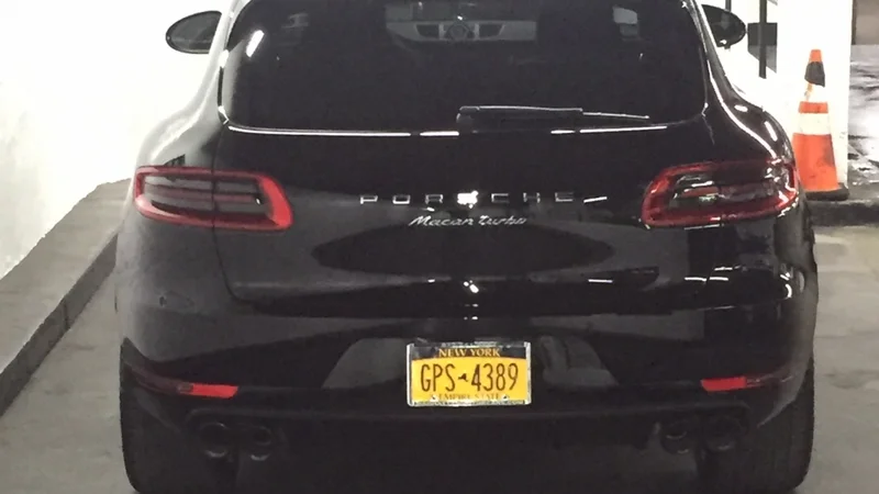 2017 Porsche Macan Turbo 2