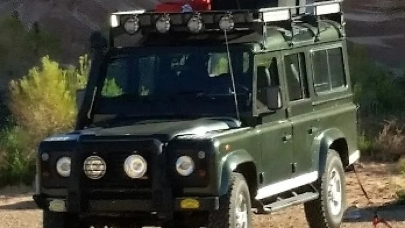 1995 Land Rover Defender 110 2
