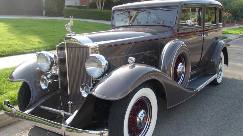 1933 Packard Eight 2