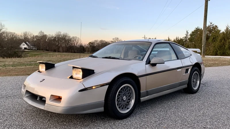 1987 Pontiac Fiero 2