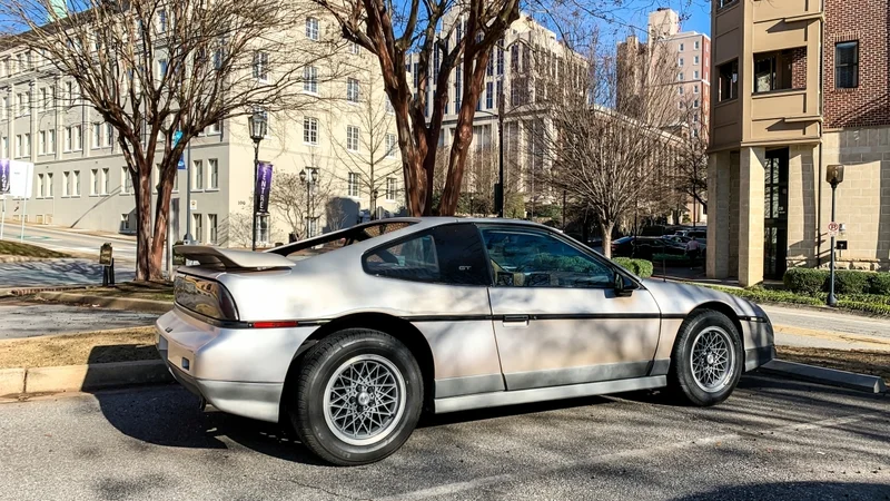1987 Pontiac Fiero 4