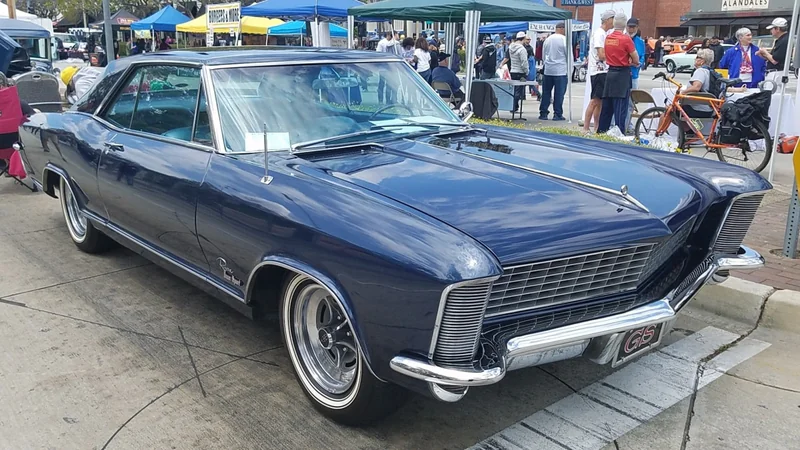 1965 Buick Riviera GS 3