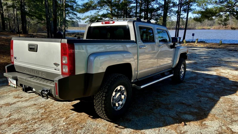 2010 Hummer H3T 2