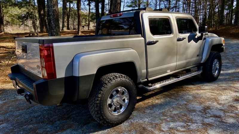 2010 Hummer  H3T 6