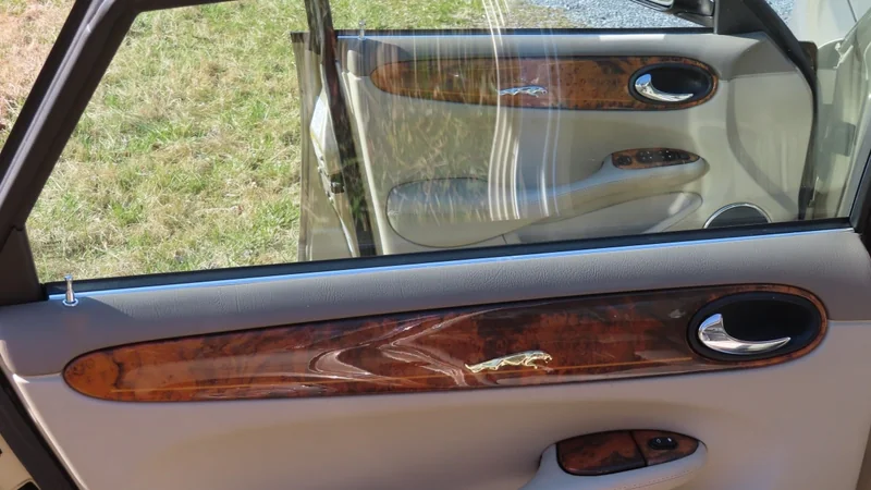 2000 Jaguar Vanden Plas 10