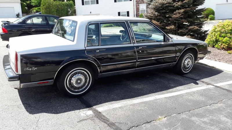 1987 Oldsmobile 98 2