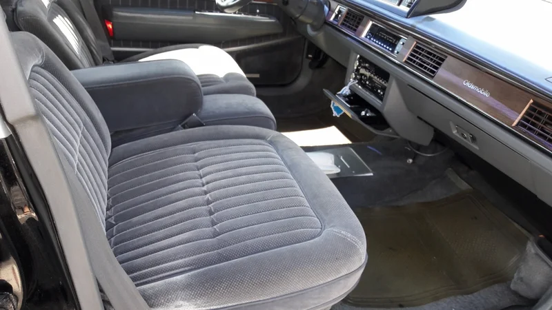 1987 Oldsmobile 98 3