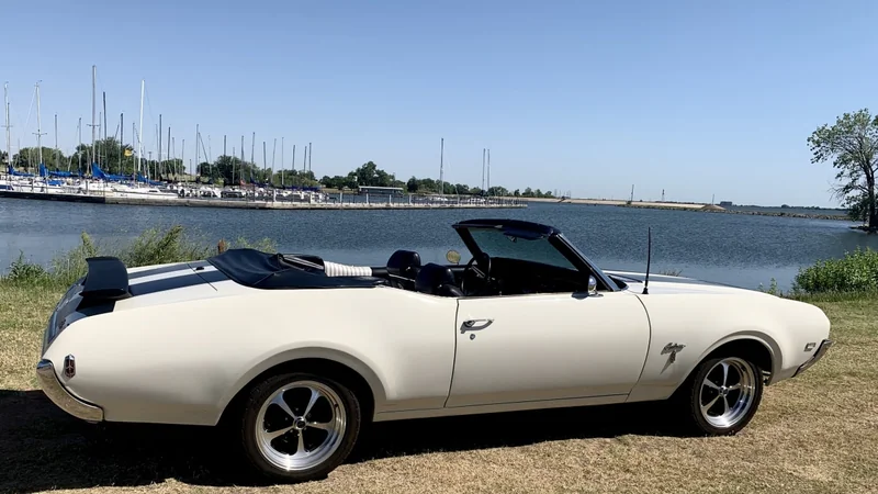 1969 Oldsmobile Cutlass 2