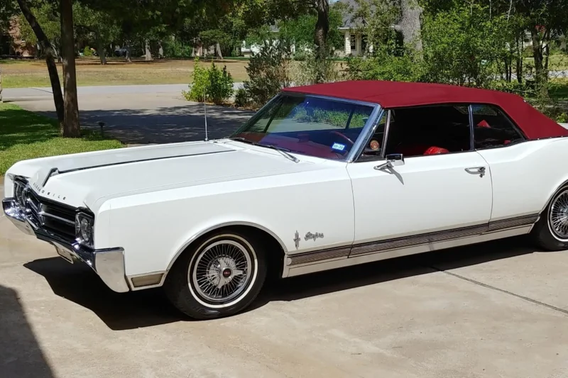 1965 Oldsmobile Starfire 3