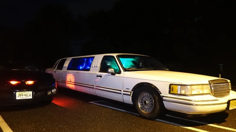 1994 Lincoln Town Car Limousine 13