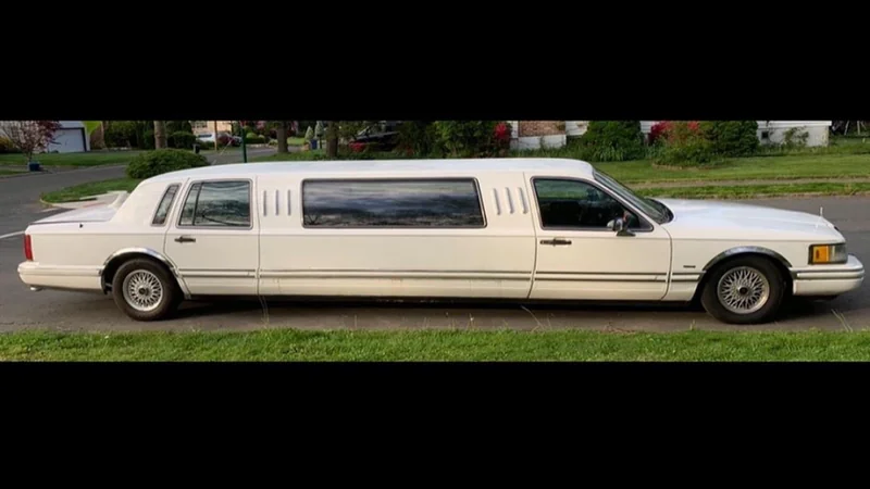1994 Lincoln Town Car Limousine 2