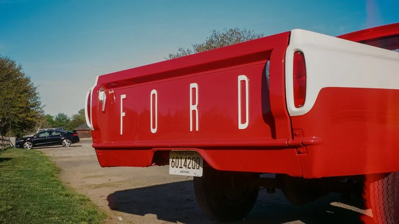 1961 Ford F-250 12