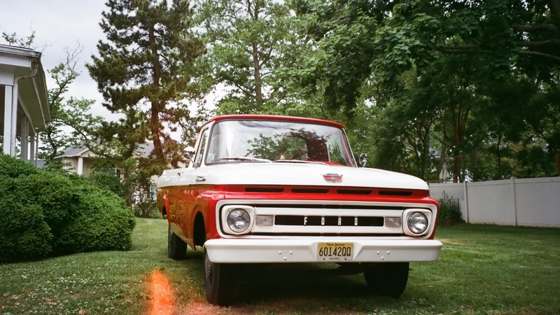 1961 Ford F-250 3