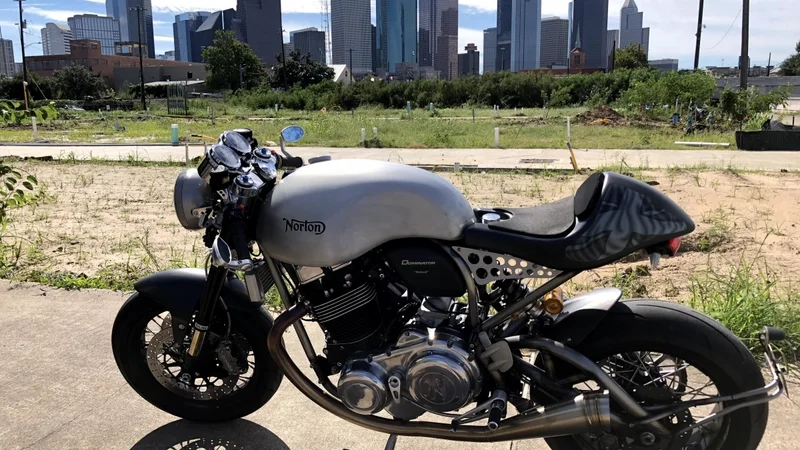2017 Norton Dominator 11